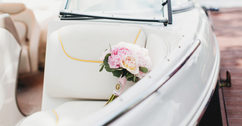 boat-wedding-fil-magazine